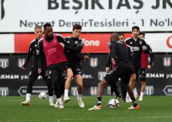 Beşiktaş'ta Rıdvan Yılmaz antrenmana katıldı