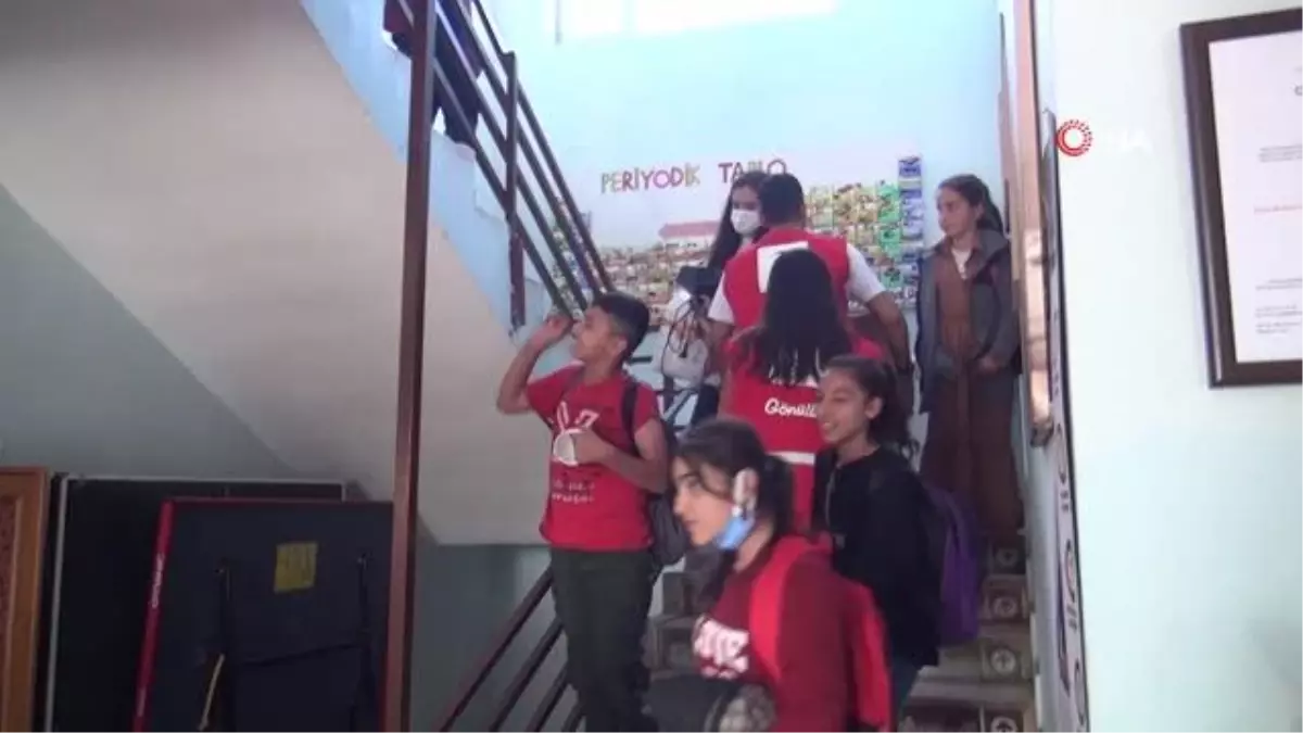 Bir Kitap Bir Gelecek projesi ile okullara kitap bağışı yapılıyor