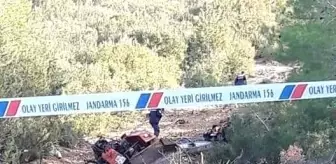 Devrilen traktörün altında kalan sürücü hayatını kaybetti