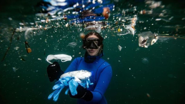Türkiye'de dalış yapan sporcular, denizin derinliklerindeki kirliliği anlattı