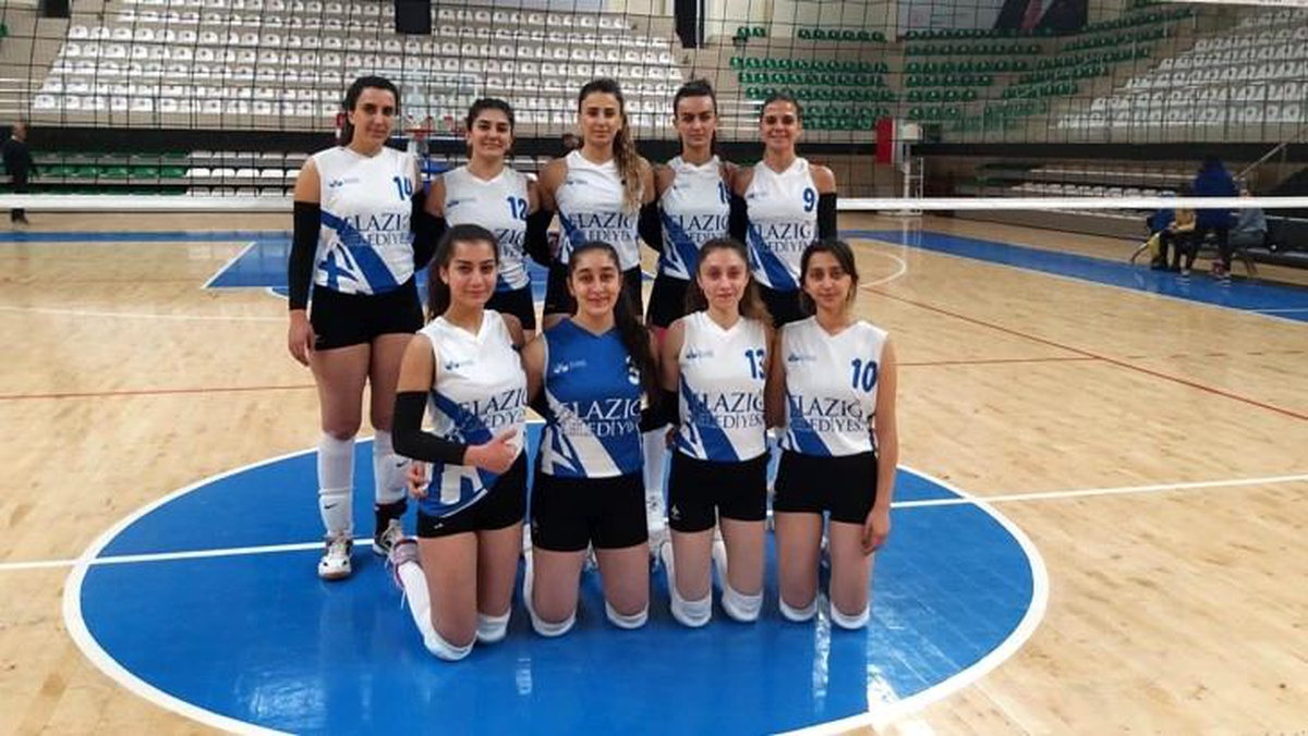 Elazığ Belediyesi Voleybol, Mardin\'den lider döndü