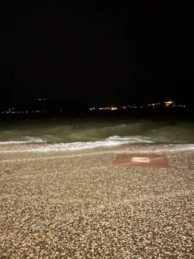 Fırtına nedeniyle Fethiye'de deniz taştı