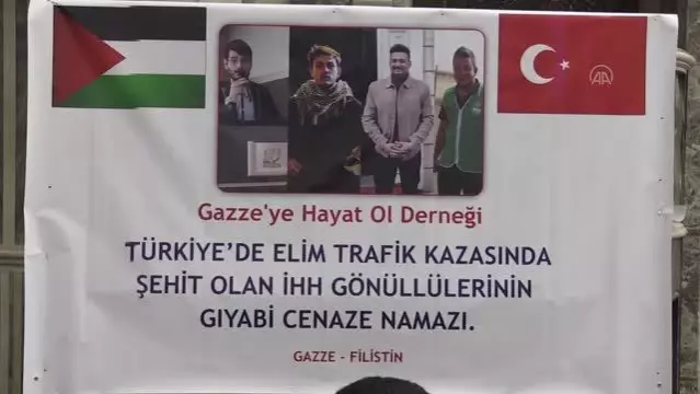 genc ihh gonulluleri icin gazze de giyabi cenaze namazi kilindi son dakika