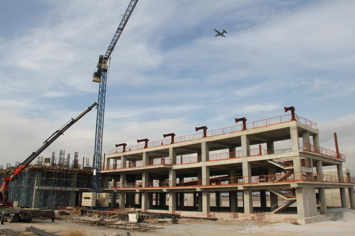 Son dakika ekonomi: Kayseri Havalimanı yeni terminal binası inşaatı yükseliyor