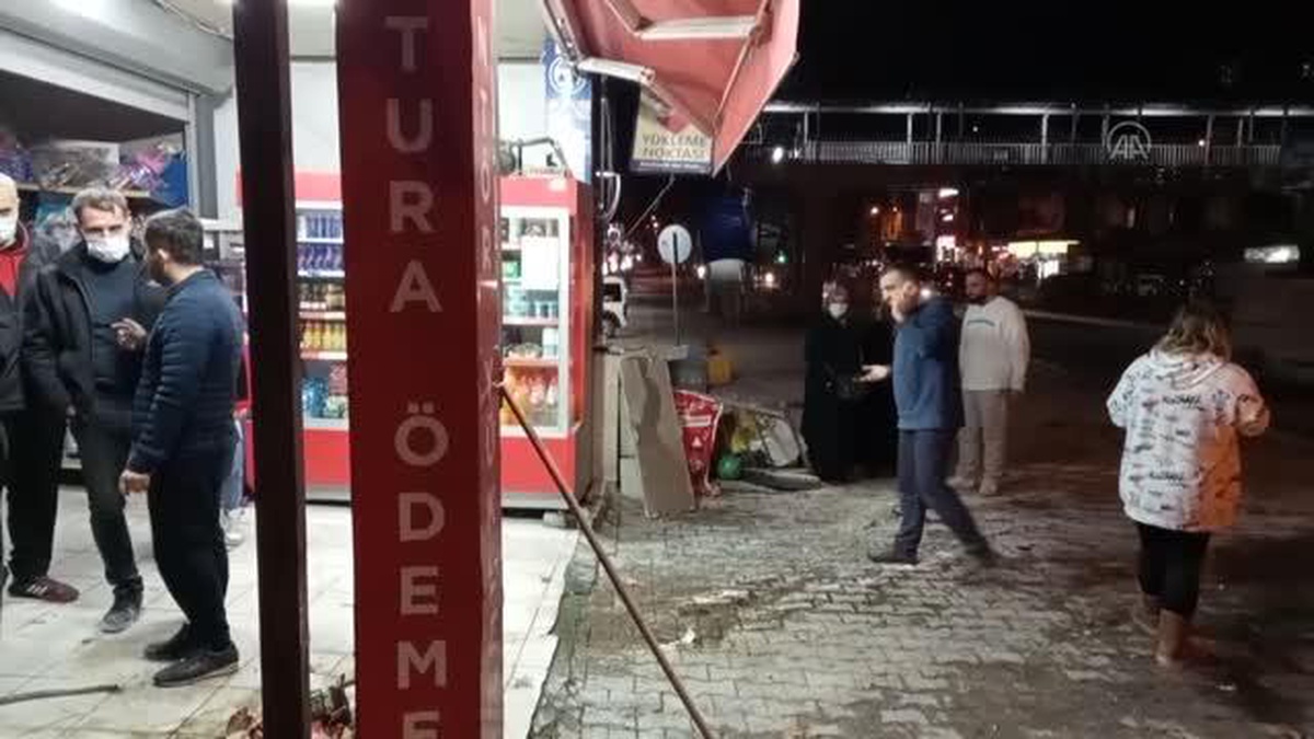 Kontrolden çıkan otomobilin devrilmesi kamerada