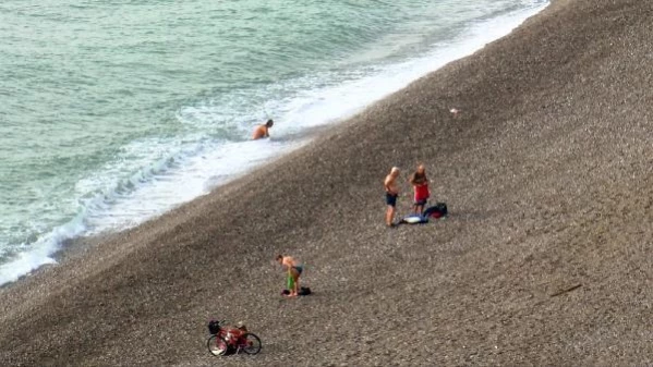 'TURUNCU KOD' UYARISI VERİLEN ANTALYA'DA DENİZ KEYFİ