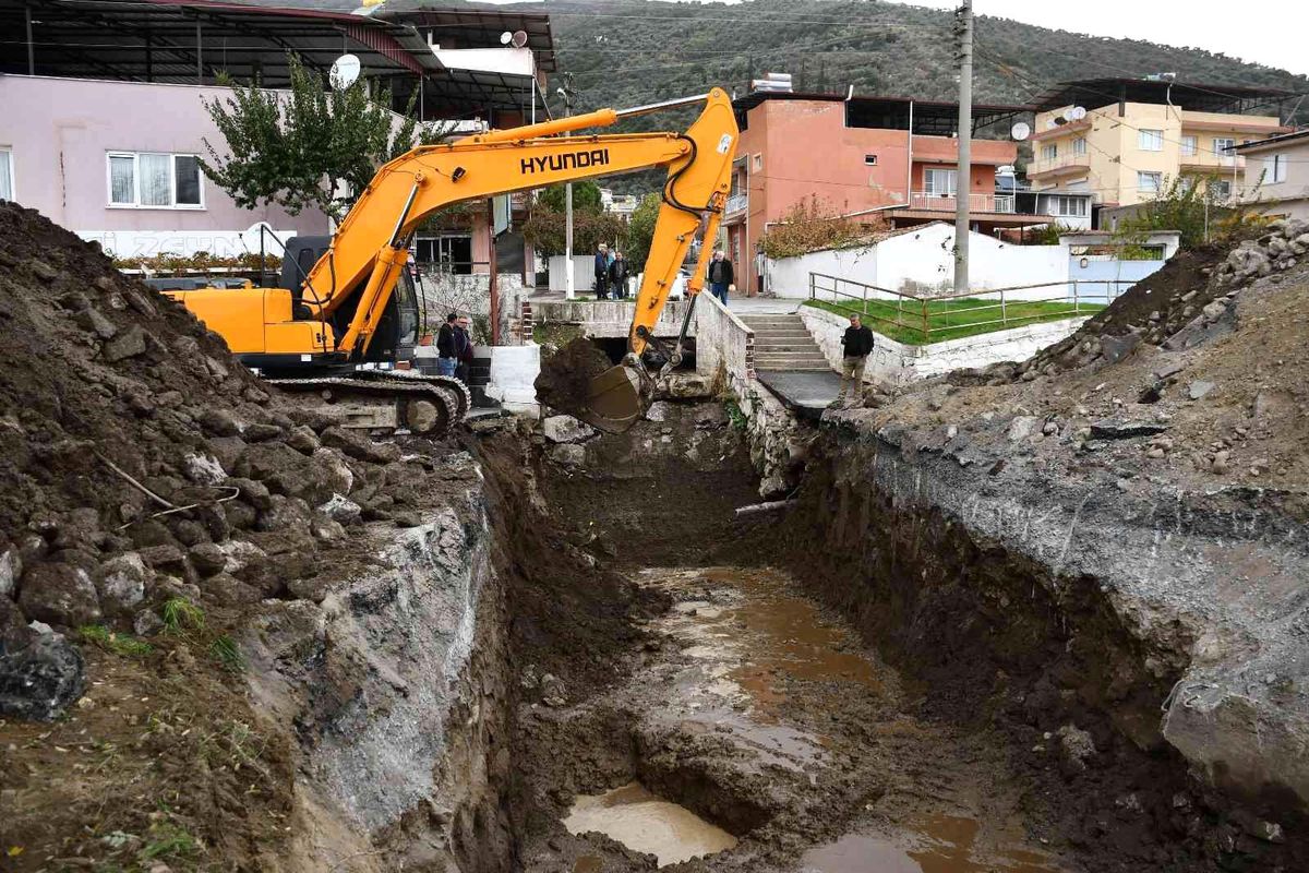 Söke-Milas Karayolu\'nda yaşanan taşkına kesin çözüm
