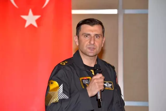 SOLOTÜRK pilotları ASO Teknik Koleji&#39;nde öğrencilerle bir araya geldi - Son Dakika
