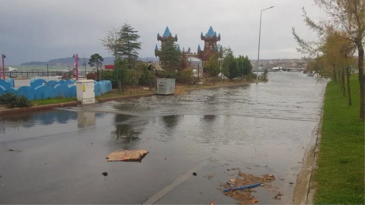 Tekirdağ\'dan tsunamiyi andıran görüntüler! Deniz ve kıyı şeridi birleşti