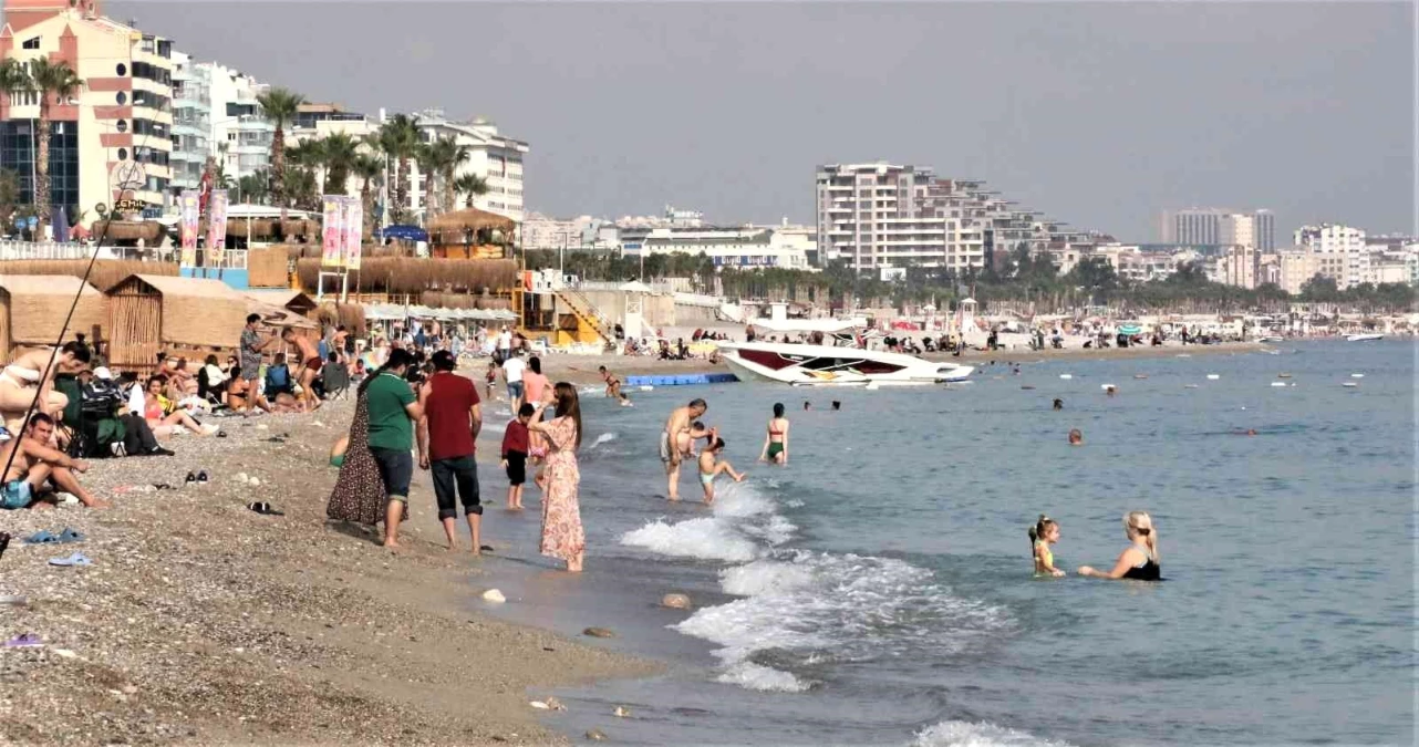 Antalya turizmde Akdeniz\'e kıyısı olan rakiplerini geride bıraktı