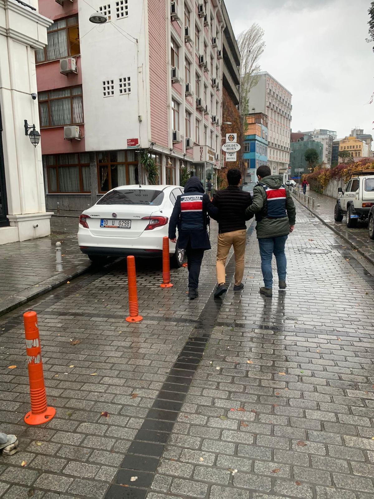 Balıkesir merkezli FETÖ operasyonunda 27 zanlı yakalandı