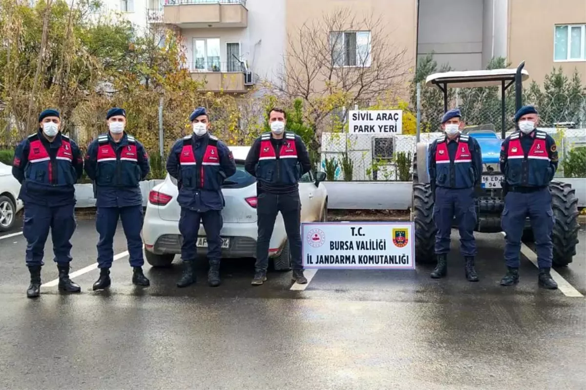 Çaldıkları traktörü hurda fiyatına sattılar, yakalı ele verdiler