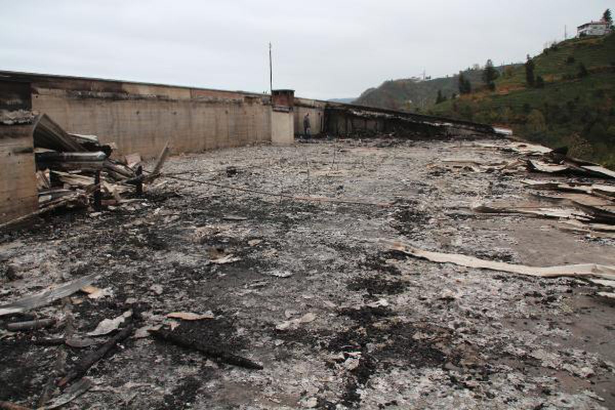 ÇATISI YANAN YURTTAKİ 500'E YAKIN ÖĞRENCİ, MİSAFİRHANELERDE KALACAK