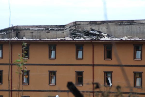 Çatısı yanan yurttaki 500'e yakın öğrenci, misafirhanelerde kalacak