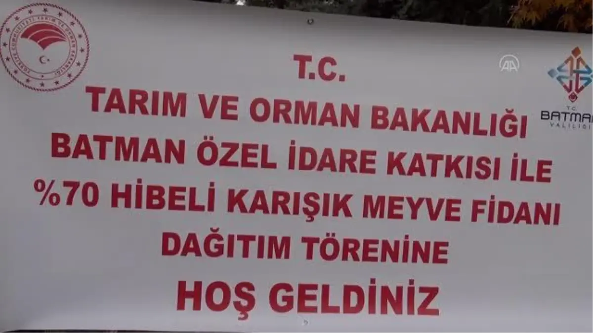 Çiftçilere meyve fidanı dağıtıldı