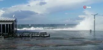 Erdek'te fırtına şiddetini sürdürüyor