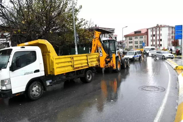 Esenyurt, fırtına sonrası yaralarını sarıyor