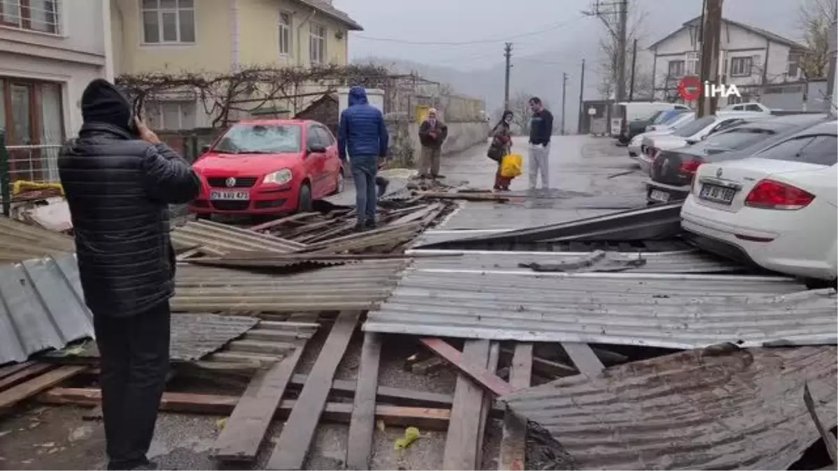 Fırtına çatıları uçurdu, ağaçları ve duvarları yıktı