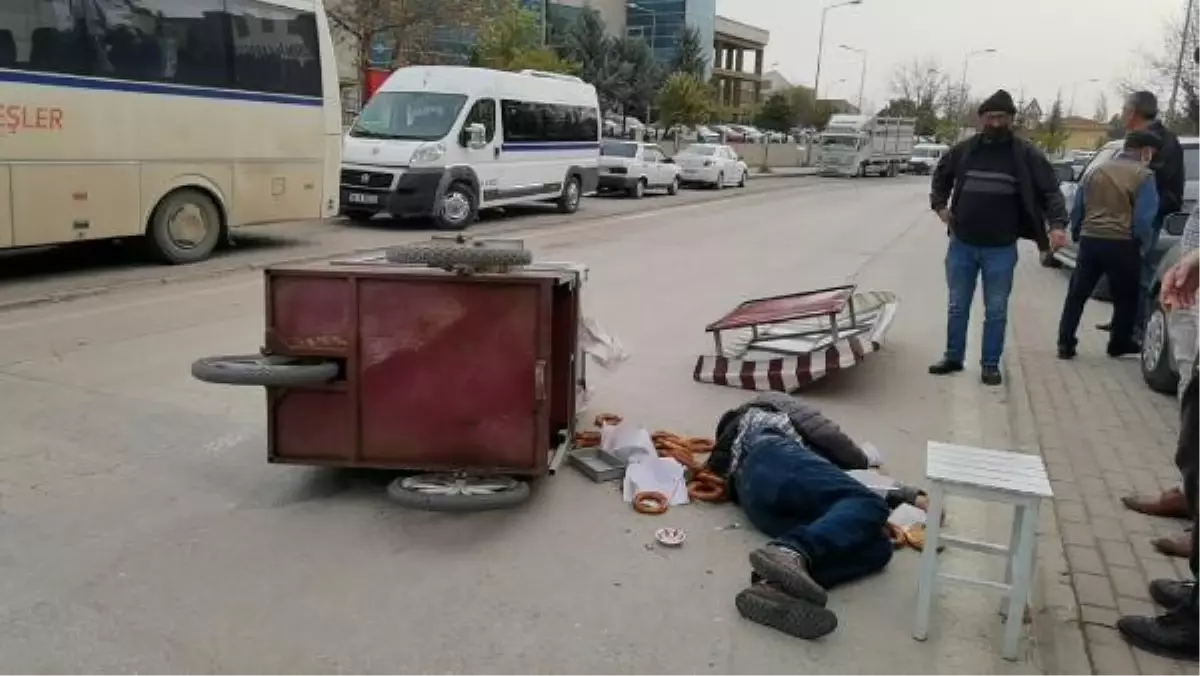 Fırtınada devrilen simit arabasının altında kalan simitçi yoğun bakımda