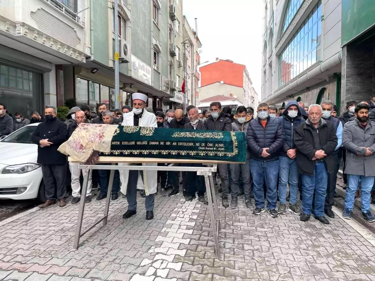 Fırtınada uçan çatıdan kızını korumak isterken hayatını kaybeden anneye ağlatan veda