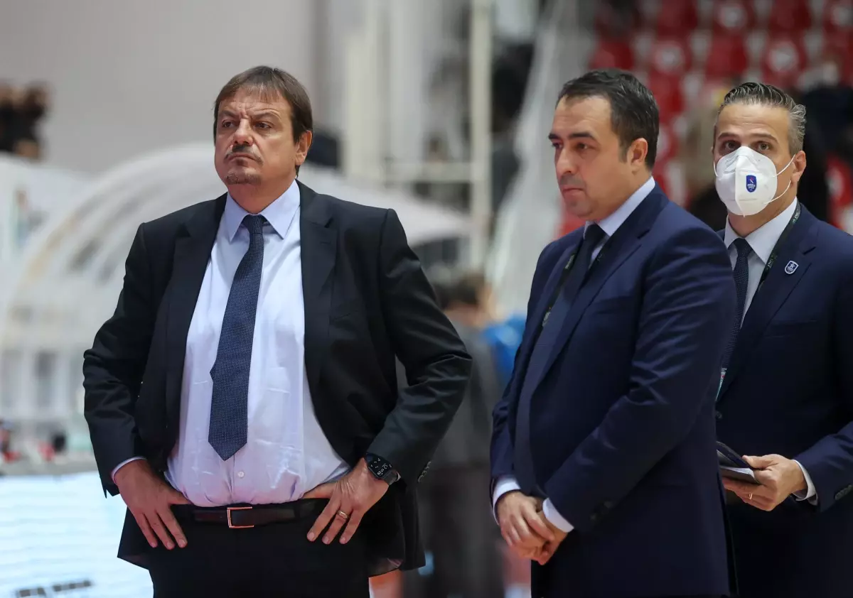 Anadolu Efes: 82-92