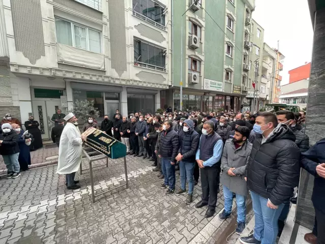 İstanbul'daki fırtınada hayatını kaybeden Elif Şanver toprağa verildi