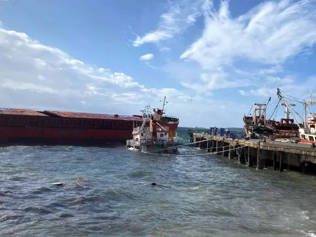 Kartal'da bir gemi battı, başka bir gemi de yatan gemiye yaslandı