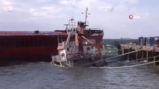 Kartal'da bir gemi battı, başka bir gemi de yatan gemiye yaslandı