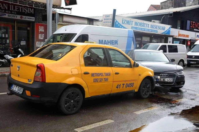 Kaygan zemin kazayı getirdi, taksici hafif yaralandı