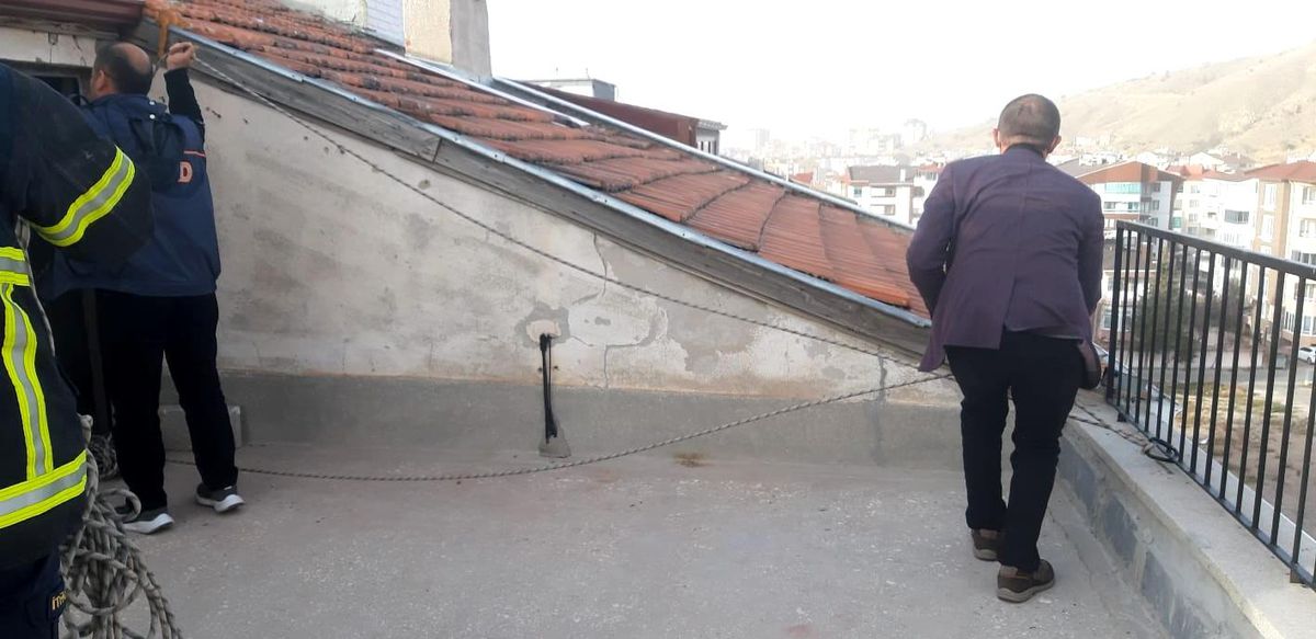 Rüzgar, güneş enerji panelini yerinden söktü