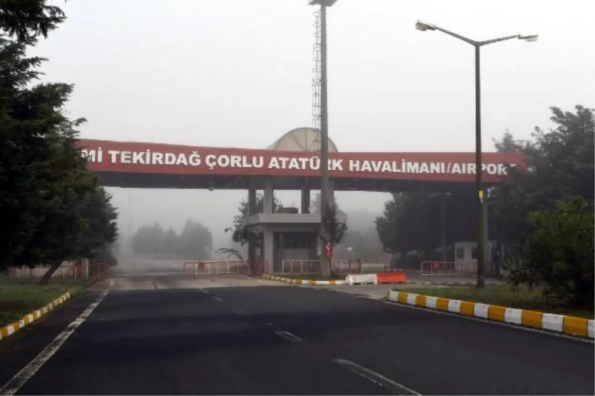 TEKİRDAĞ\'DA FIRTINA; ÇORLU\'DA EĞİTİM UÇUŞLARI İPTAL