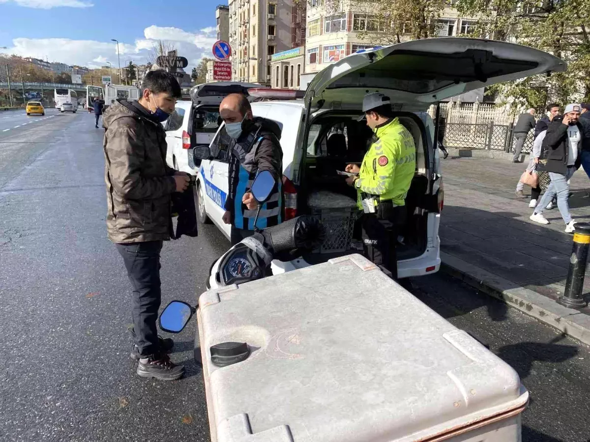 Yasağa rağmen trafiğe çıkan motosikletlilere ceza yağdı