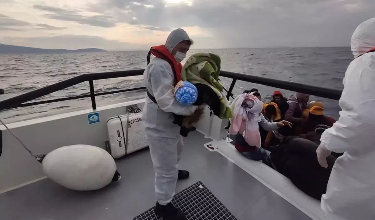 Yunanistan\'ın ölüme ittiği göçmenleri Sahil Güvenlik kurtardı