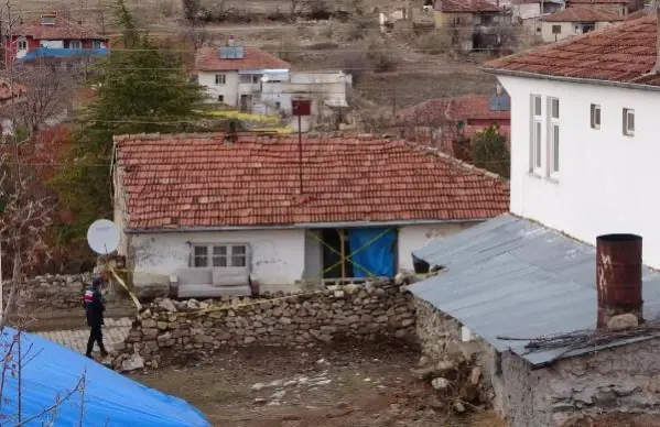 1 aylık bebeğin sobada yakıldığı evde jandarma kuş uçurtmuyor