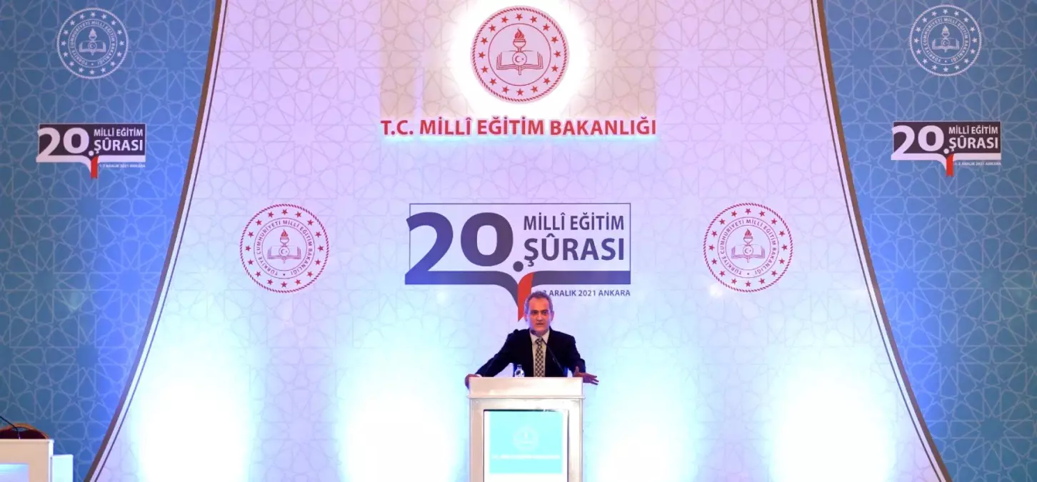 Bakan Özer: Eğitim sisteminin çok güçlü olması gerekiyor, başka seçeneğimiz yok