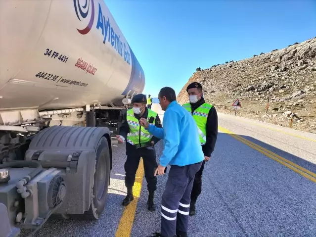 Son dakika haberleri... Jandarmadan 'kış lastiği' denetimi