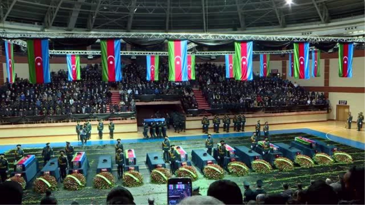 Son dakika haberi! Azerbaycan\'da helikopter kazasında şehit olan askerler için tören düzenlendi