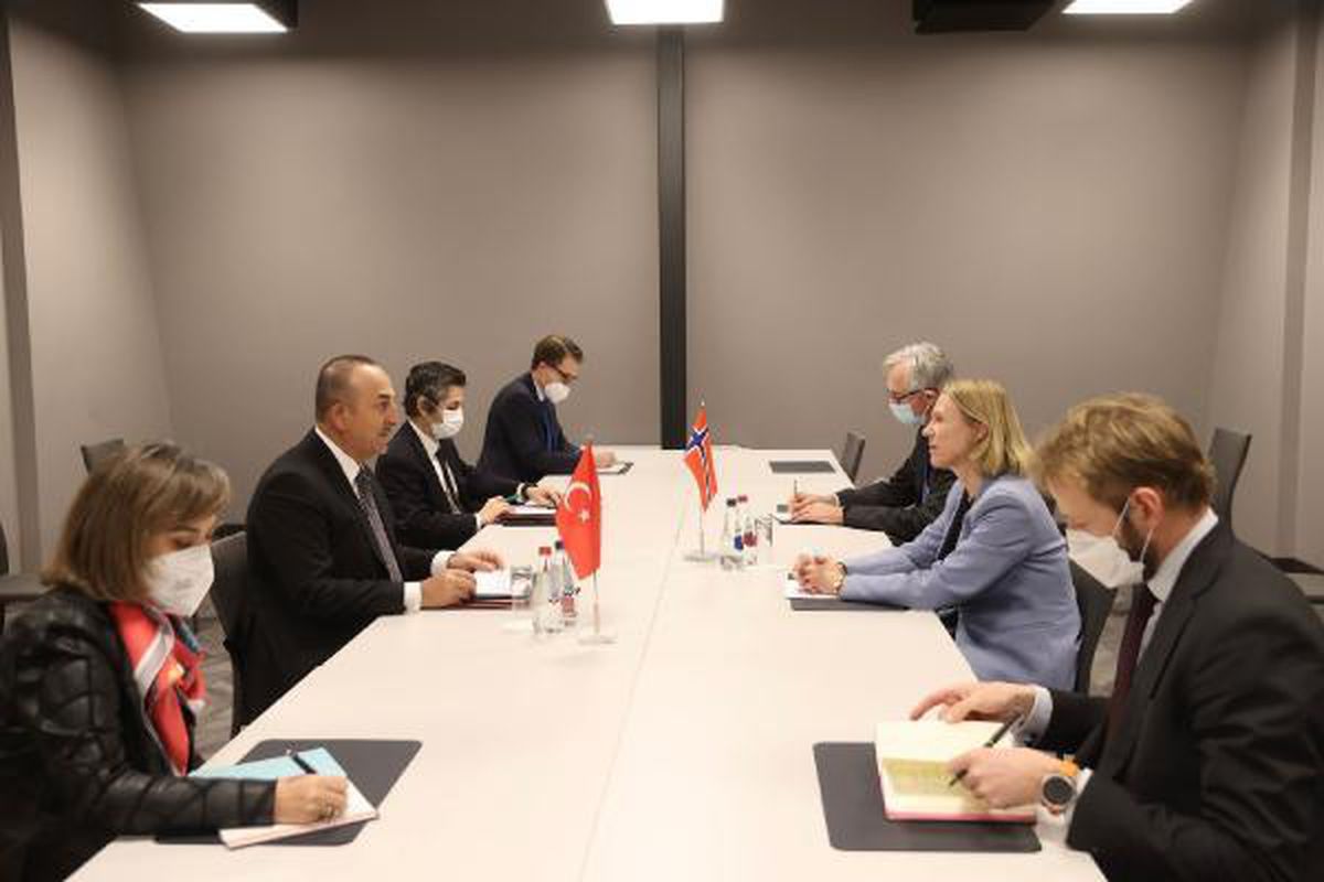 Bakan Çavuşoğlu, Norveç Dışişleri Bakanı Huitfeldt ile görüştü