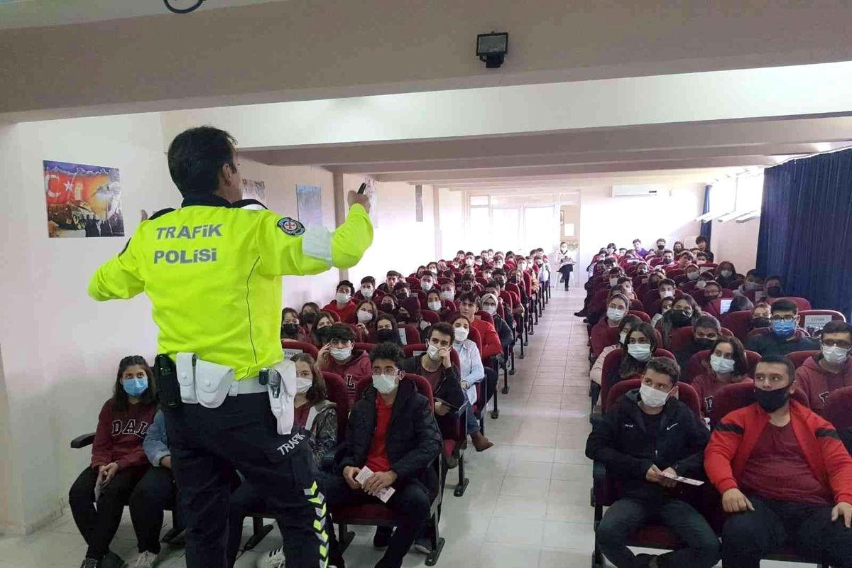 Dalaman\'da öğrencilere trafik güvenliği ve KADES eğitimi