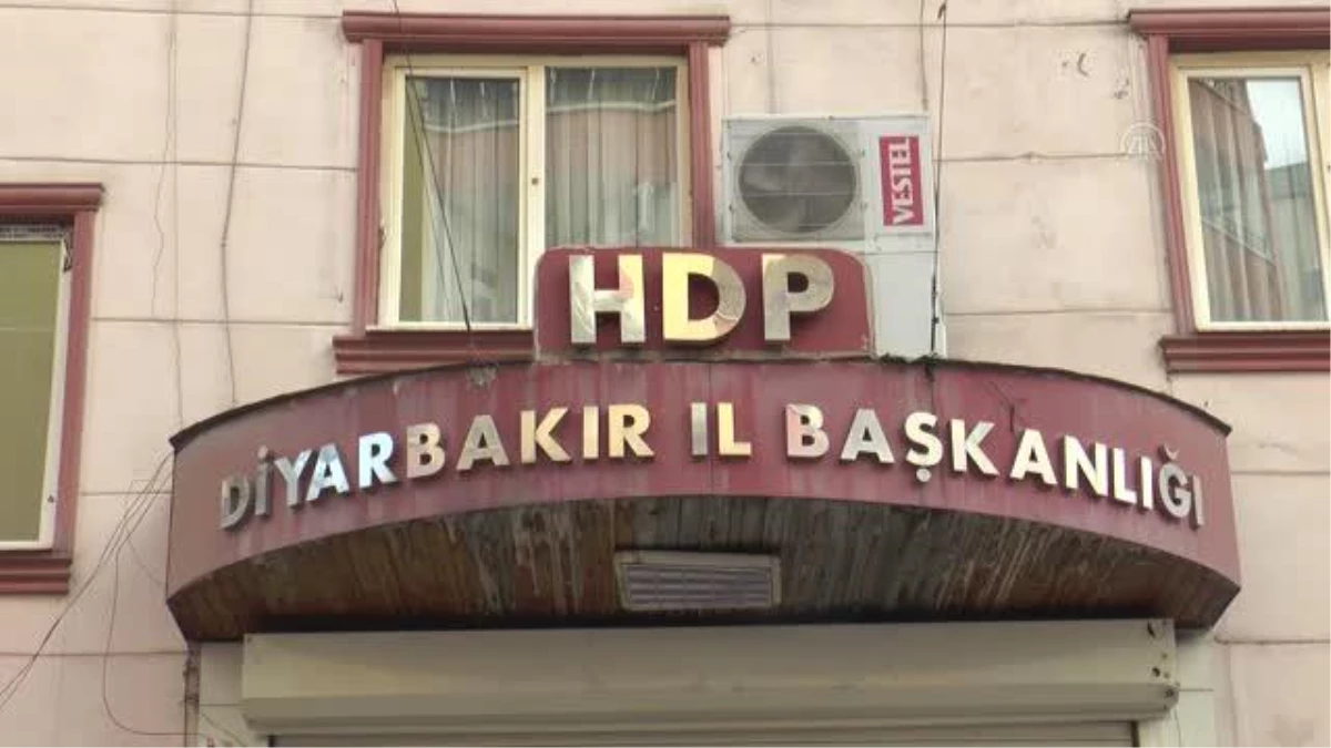 DİYARBAKIR - Diyarbakır annelerinin oturma eylemine bir aile daha katıldı