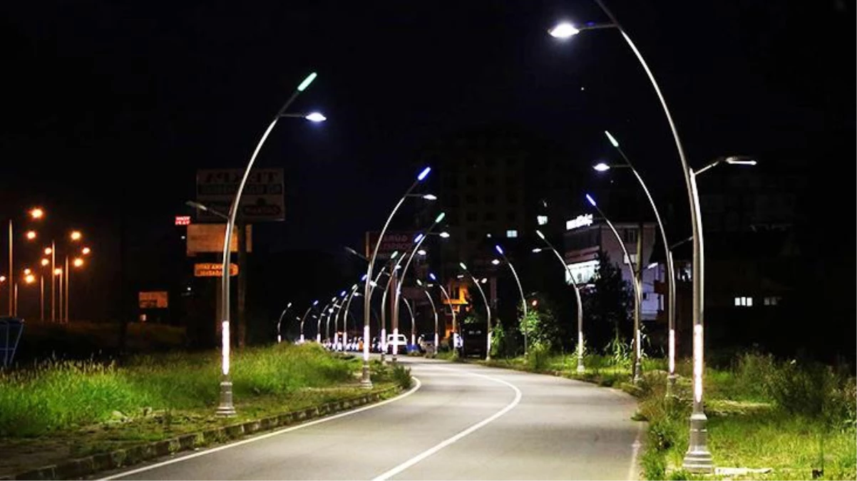 Enerji Bakanlığı, sokak lambaları kararından döndü! 15 dakika geç yanıp 30 dakika erken söndürülmesi uygulaması bitti