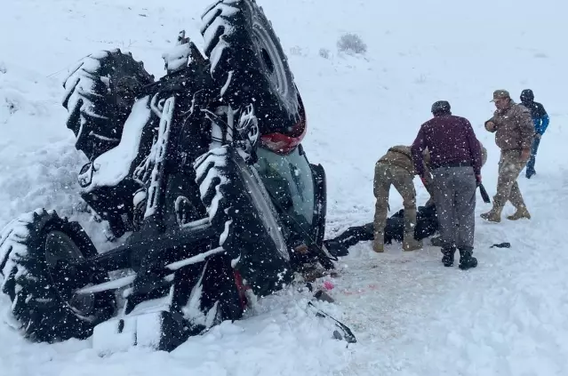 son dakika erzincan da devrilen traktordeki 1 cocuk oldu 1 i cocuk 2 kisi yaralandi son dakika