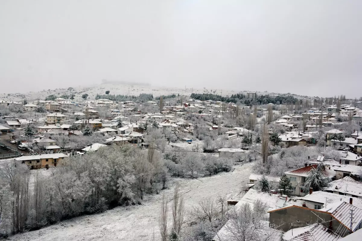 Eskişehir\'de yılın ilk karı yağdı