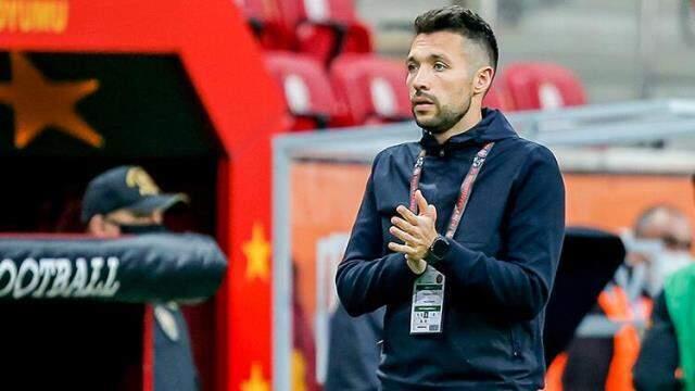 Fenerbahçe, Vitor Pereira'nın yerini çabuk doldurdu! Yeni hoca çok tanıdık Fenerbahçe, Vitor Pereira'nın yerini çabuk doldurdu! Yeni hoca çok tanıdık