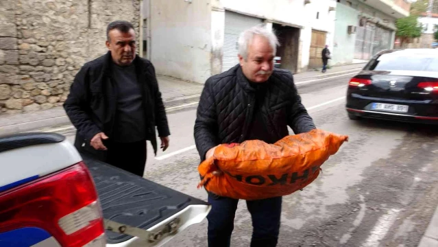 Hırsız mağduru engelli kadının gözyaşları sevince dönüştü