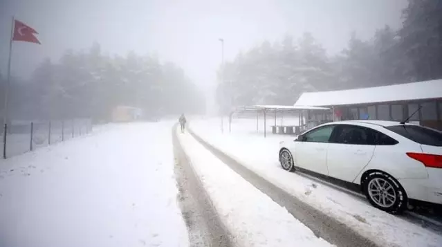 Kar kapıda! İstanbul'un yanı başındaki Düzce'de yağışlar başladı Kar kapıda! İstanbul'un yanı başındaki Düzce'de yağışlar başladı