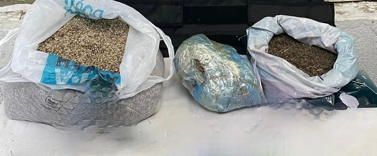 İzmir\'de çantasında uyuşturucu bulunan şüpheli tutuklandı