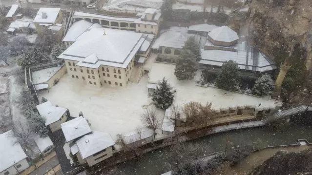 Malatya'ya mevsimin ilk karı yağdı