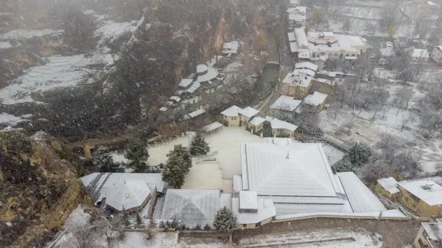 Malatya'ya mevsimin ilk karı yağdı