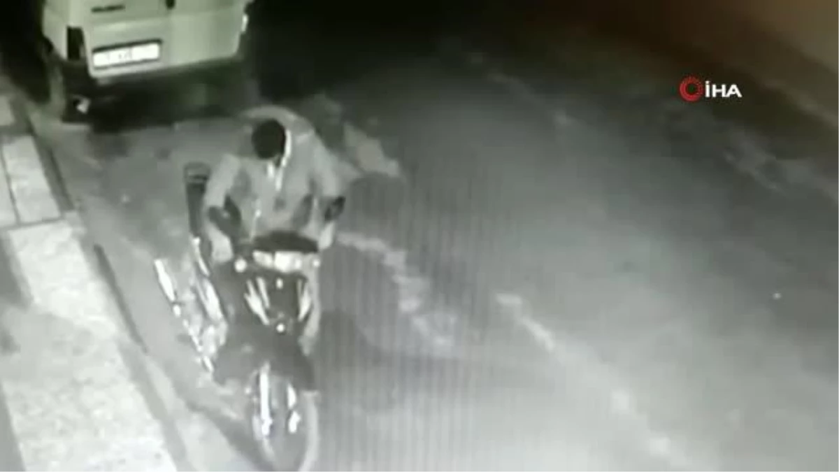 Motosiklet hırsızının rahat tavrı şaşırttı